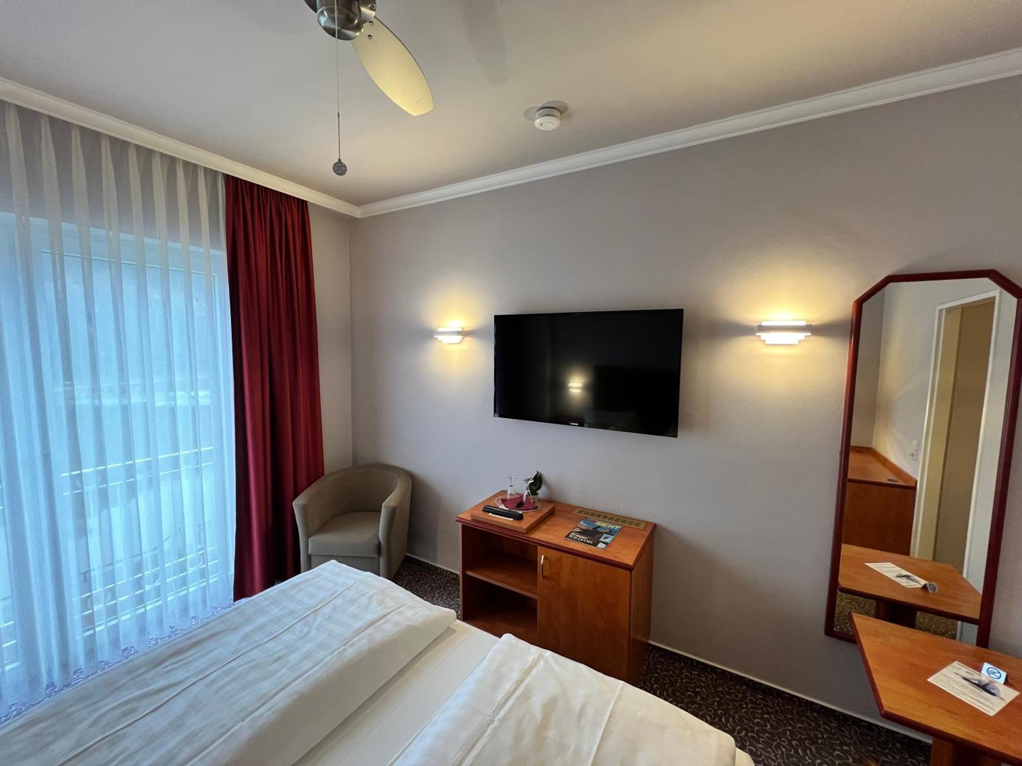 Hotel Victoria باد كروزناش المظهر الخارجي الصورة
