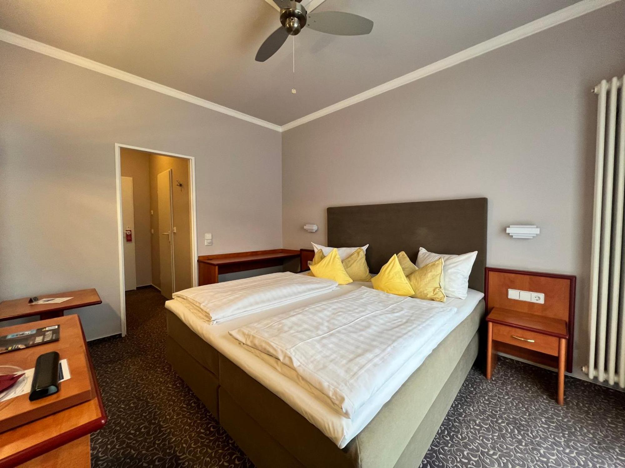 Hotel Victoria باد كروزناش المظهر الخارجي الصورة