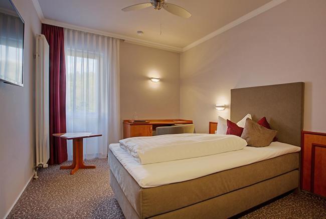 Hotel Victoria باد كروزناش المظهر الخارجي الصورة